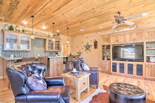 The Great Escape Cabin Fire Pit And Backyard