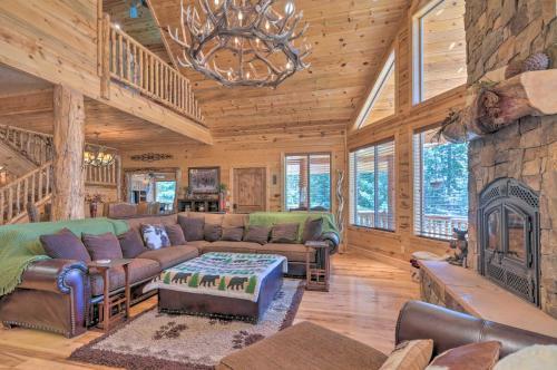 The Great Escape Cabin Fire Pit And Backyard