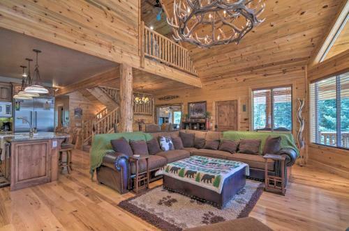 The Great Escape Cabin Fire Pit And Backyard