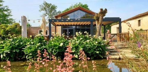 Hostal Le Petit Courault
