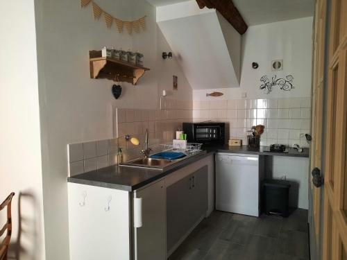 Accommodation For 2 People By The River Near St Chinian