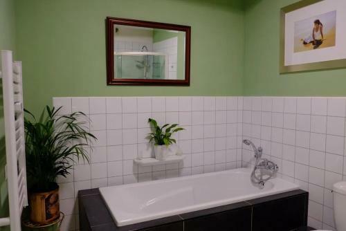 Accommodation For 2 People By The River Near St Chinian