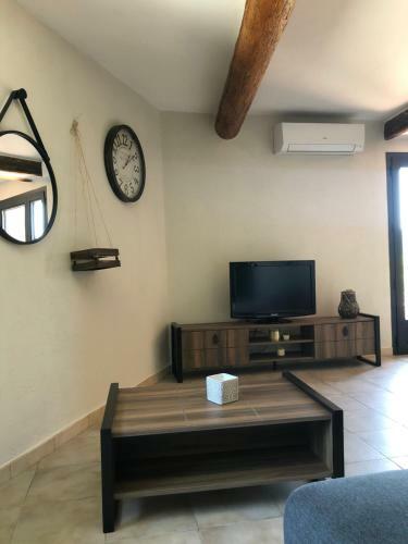 Apartamento Logement Au C?ur Du Village De Rasteau