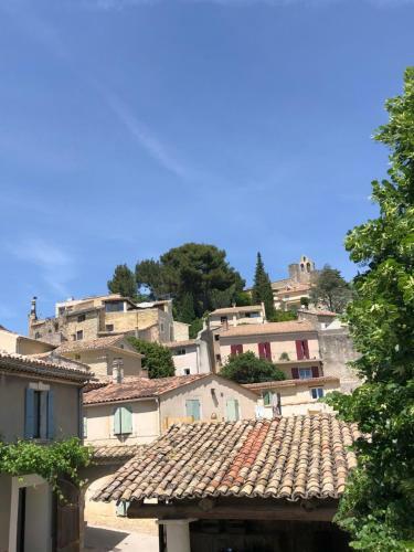 Apartamento Logement Au C?ur Du Village De Rasteau