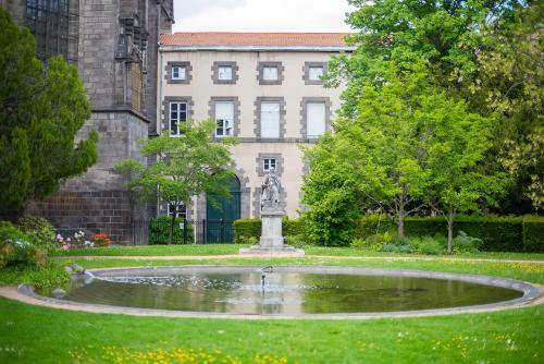 Apartamento L'h�llenid : Studio Confort Riom Centre