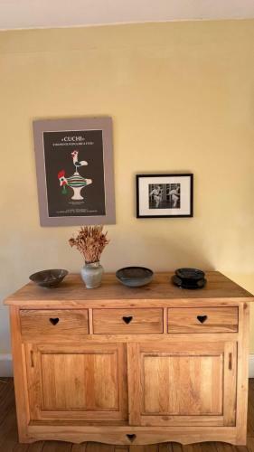Spacious 2 Bedroom Apartment In Historic Building