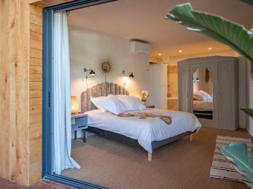 Lovely Apartment In Saint-nazaire-d'aude With Pool
