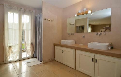 Amazing Home In Saint-paulet-de-caisso With 4 Bedrooms