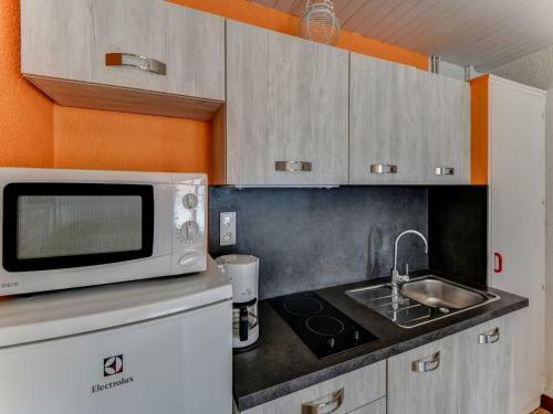 Charming Holiday Home In Saint-savinien With Private Pool