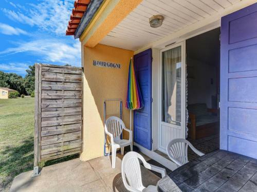 Welcoming Holiday Home In Saint-savinien With Terrace