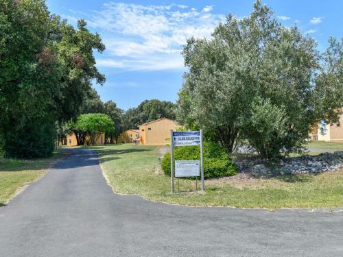 Cosy Holiday Home In Saint-savinien With Shared Pool