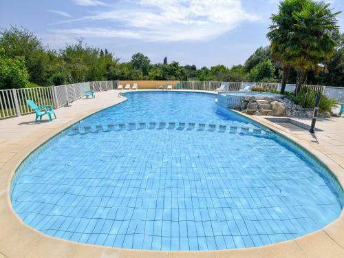 Cosy Holiday Home In Saint-savinien With Shared Pool