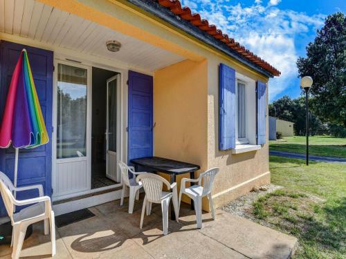 Cosy Holiday Home In Saint-savinien With Shared Pool