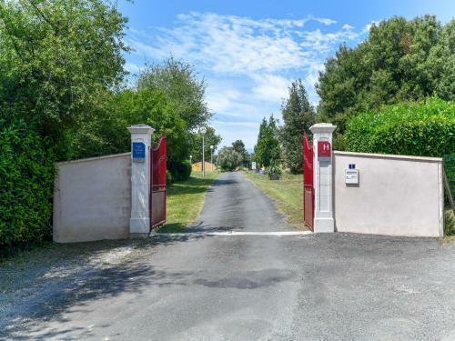 Quaint Holiday Home In Saint-savinien With Private Terrace