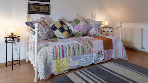 Spacious And Comfortable Fully Restored Farmhouse