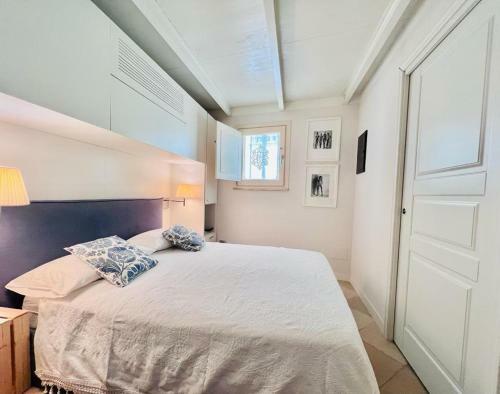 Lovely 2 Bed Apartment In Central St Tropez