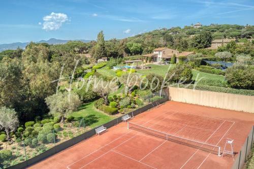 Villa Pins
