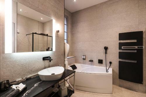 Hotel Le Petit Manoir