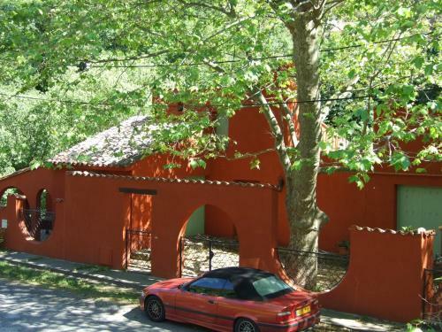 Villa With Natural River Pool, 15 Mins From Beach