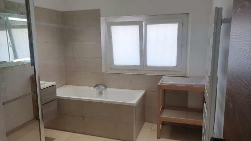 Apartamento Location Saisonni�re Bas De Villa Semaine
