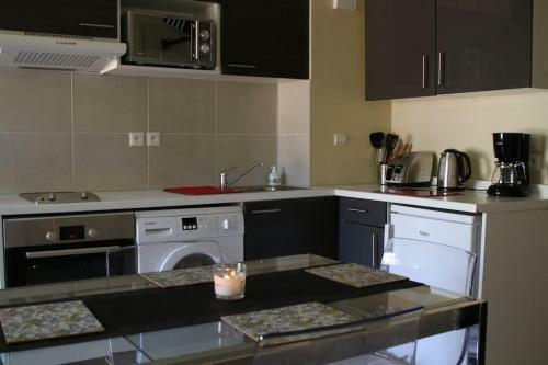 Apartamento Hidden Gem Ancr� Au C?ur De S�te & Vue Sur Mont St Clair