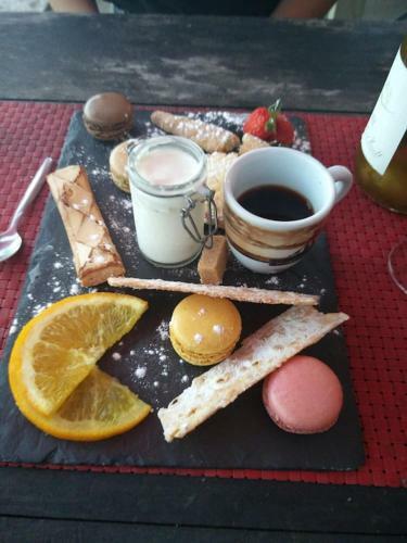 Apartamento Hidden Gem Ancr� Au C?ur De S�te & Vue Sur Mont St Clair