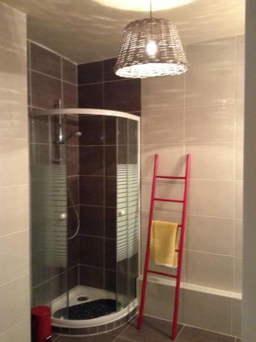 Apartamento Hidden Gem Ancr� Au C?ur De S�te & Vue Sur Mont St Clair