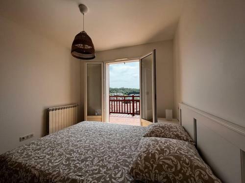 Villa Urrugne, 3 Bedrooms, 6 Persons - Fr-1-239-770