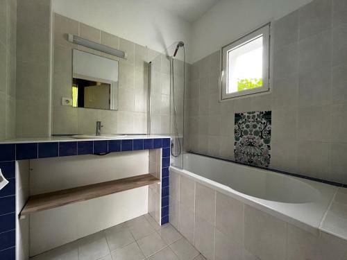 Villa Urrugne, 6 Bedrooms, 12 Persons - Fr-1-239-766