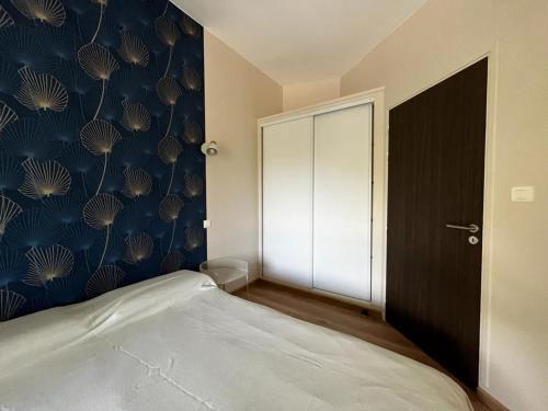 Villa Urrugne, 6 Bedrooms, 12 Persons - Fr-1-239-766