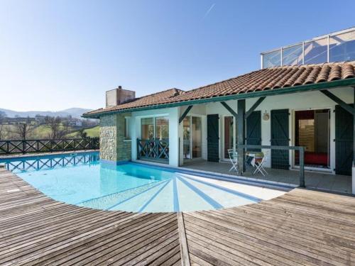 Villa Urrugne, 6 Bedrooms, 12 Persons - Fr-1-239-766