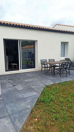 Maison 2 Chbres Lumineuse � 25mn Des Plages