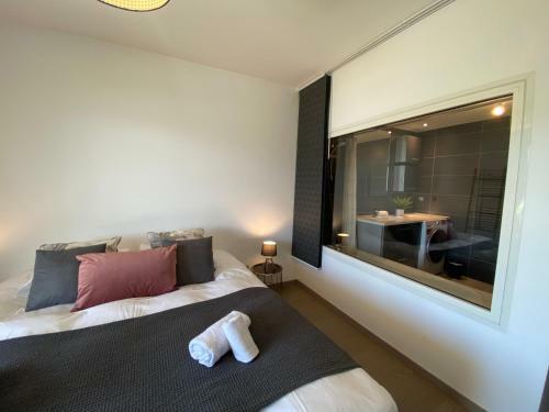 Apartamento Lake & Mountain View - Piscine, Parking, Terrasse