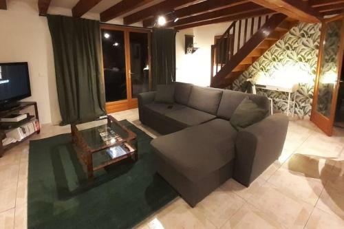 Villa Et Sa Piscine Priv�e, Au Calme