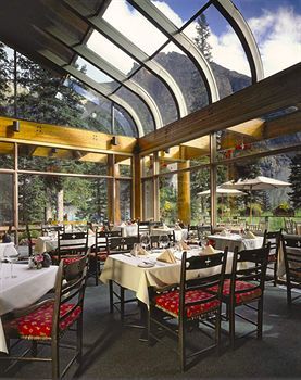 Moraine Lake Lodge