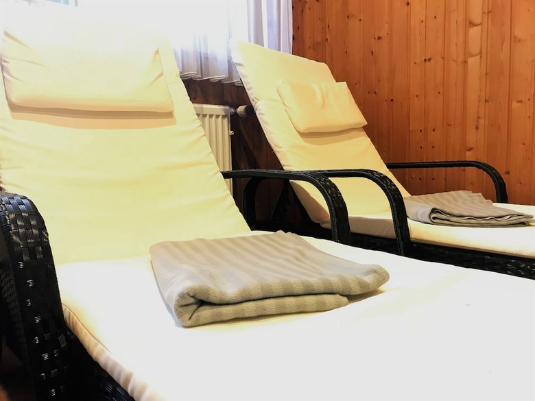 Hostal Hotel Senator