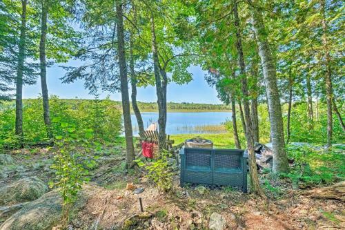 Secluded Harmony Cabin With Kayak And Private Dock