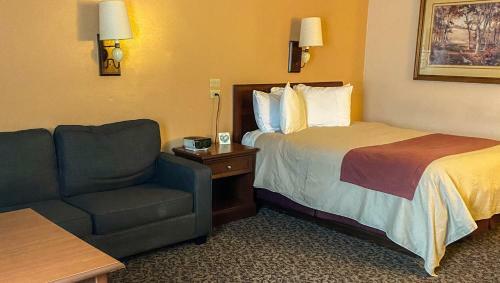 Ivey's Motor Lodge