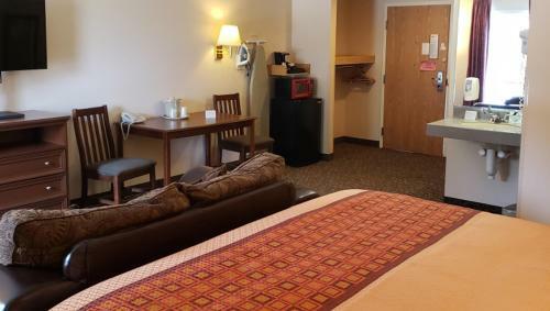 Ivey's Motor Lodge