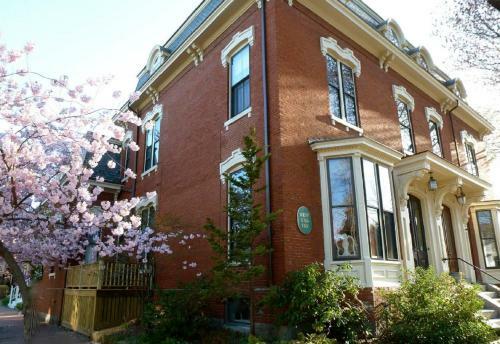 Bed & Breakfast West End Inn