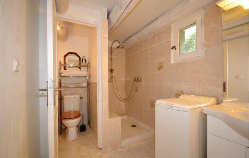 Studio Holiday Home In Crillon Le Brave