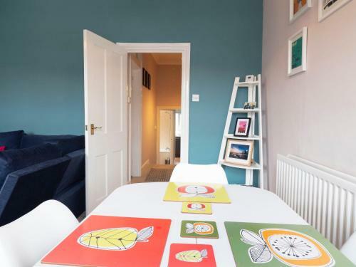 Westbrook Road - Top Floor Apartment With Sea Views From Front Door