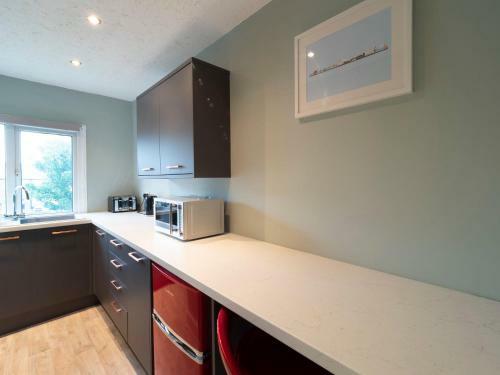 Westbrook Road - Top Floor Apartment With Sea Views From Front Door