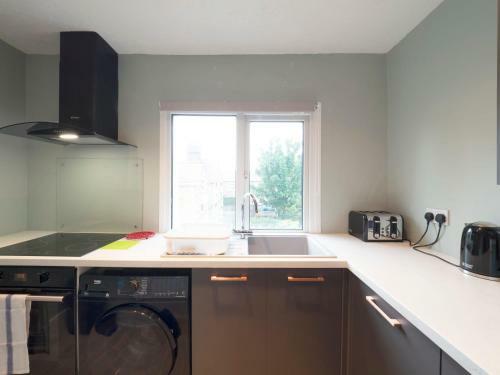 Westbrook Road - Top Floor Apartment With Sea Views From Front Door