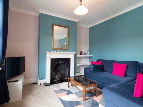 Westbrook Road - Top Floor Apartment With Sea Views From Front Door