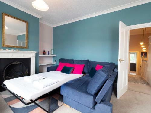 Westbrook Road - Top Floor Apartment With Sea Views From Front Door