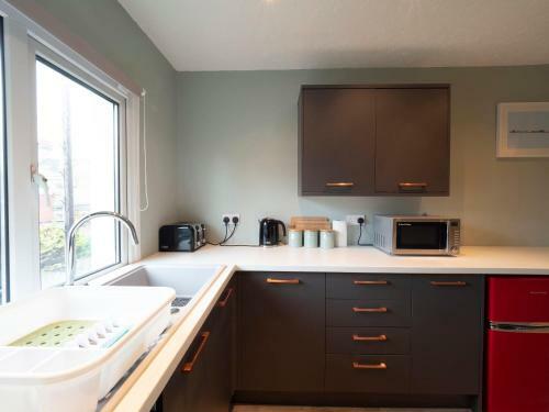 Westbrook Road - Top Floor Apartment With Sea Views From Front Door