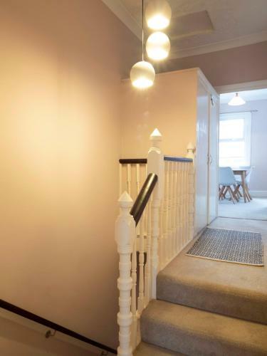 Westbrook Road - Top Floor Apartment With Sea Views From Front Door