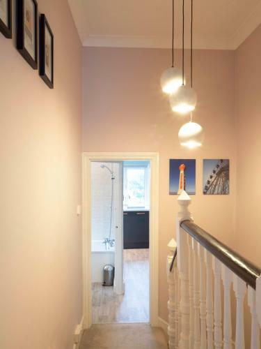 Westbrook Road - Top Floor Apartment With Sea Views From Front Door