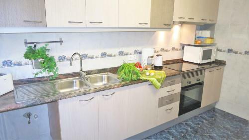 Bianca Seaview & Beach Apartment